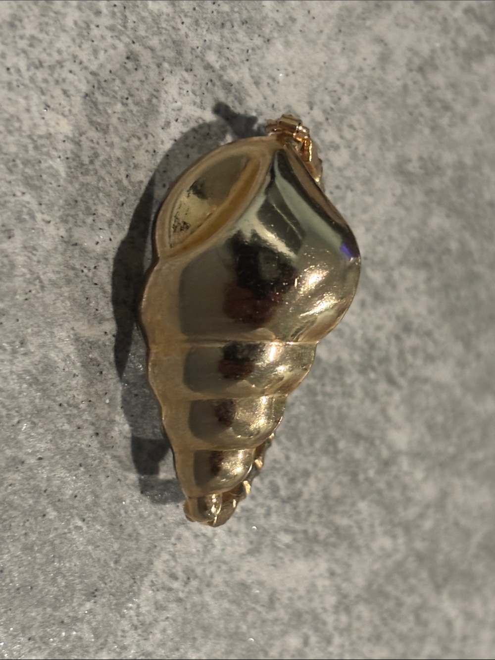 Vintage Goldtone Brass Conch Shell Scarf Clip - Women Jewelry